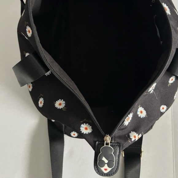 New Alice + Olivia Black Daisy Print Duffle Weekender Bag Tote by Stacey Bendet - Picture 7 of 9